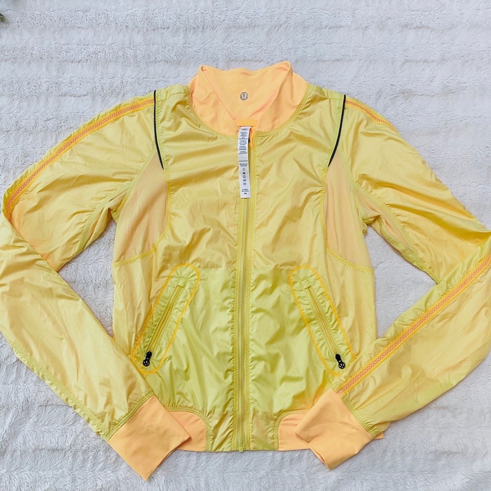 Lululemon RUN: Two To Make It True Jacket - Picture 3 of 14